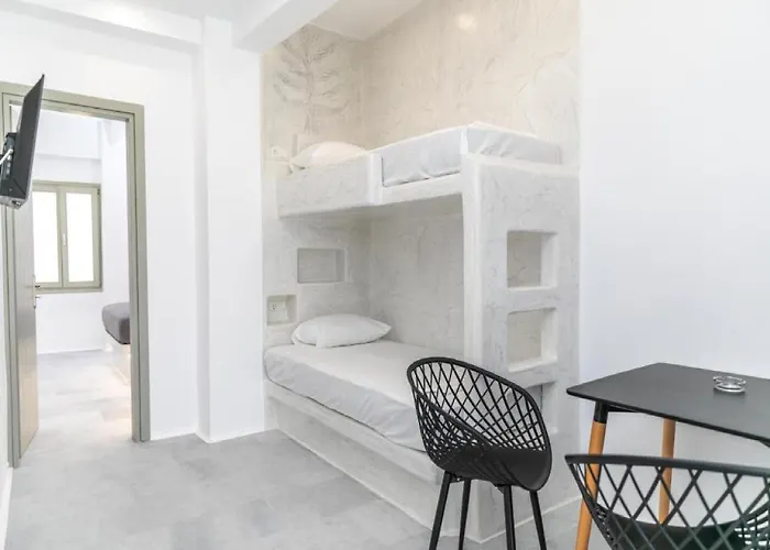 Superb Naxos Grand In The Heart Of Town Balcony Apartamento Naxos City